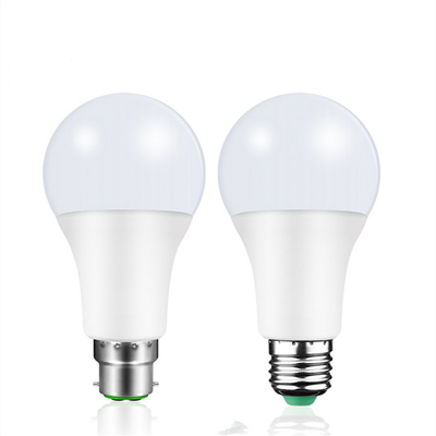 145lm / W 5 سنوات الضمان High Lumens Led Bulb B22 للإضاءة التجارية